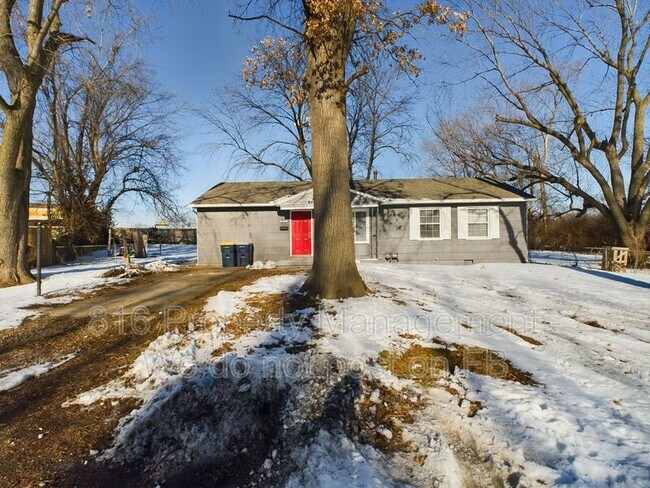 Foto del edificio - 9401 Bristol Ave