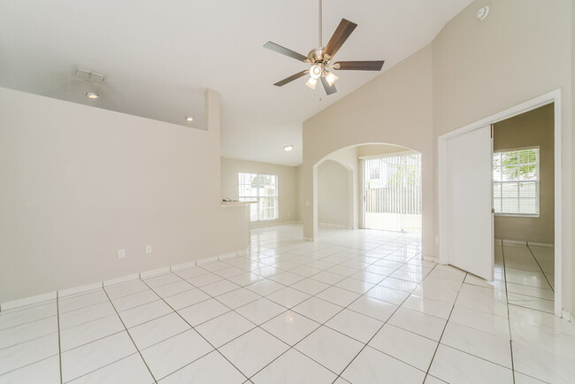 Building Photo - 8344 Fort Thomas Way