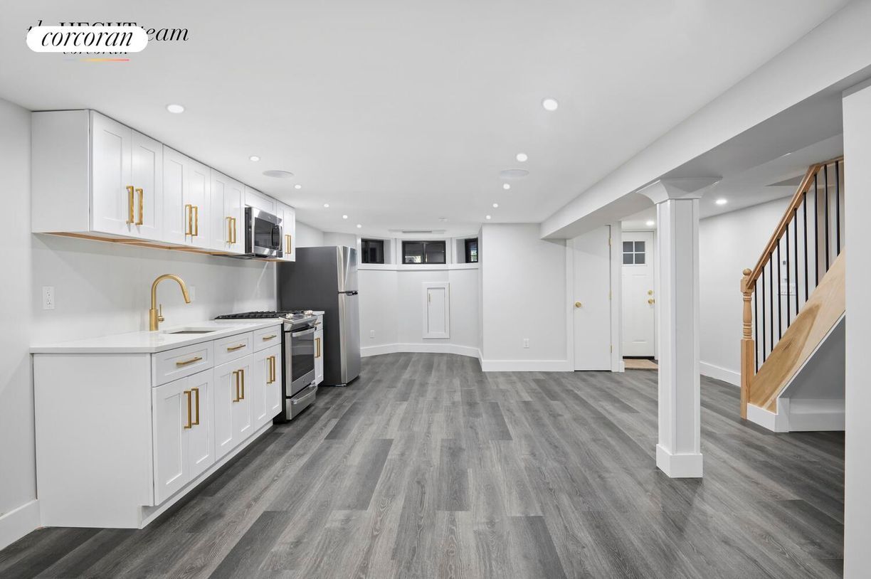 Foto principal - 203 Sterling St