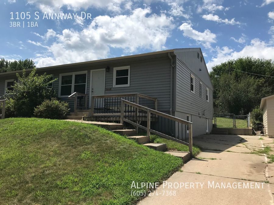 3 Bed/1 Bath Twinhome For Rent with Finish... House Rental in Sioux Falls, SD