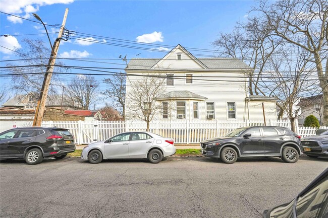 Building Photo - 84-60-84123 123rd St