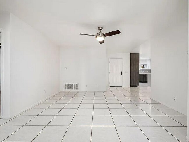 Foto del edificio - 51905 Avenida Velasco