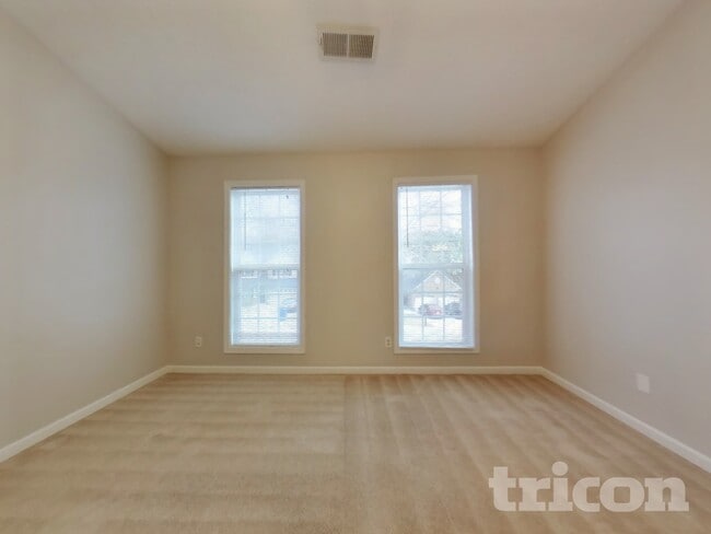 Foto del edificio - 204 Arbor Creek Dr