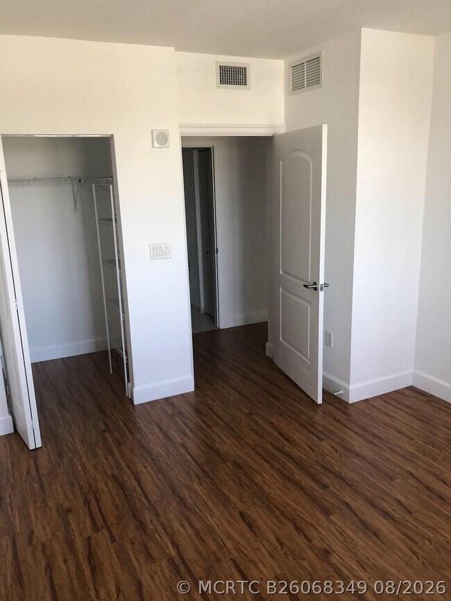 Building Photo - 1830 Radius Dr