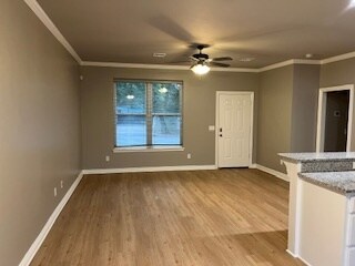 Foto del edificio - 33 E Blanch Ave