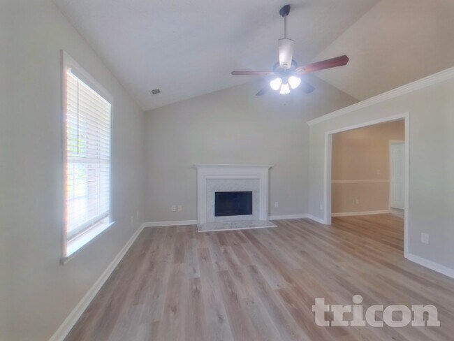 Foto del edificio - 170 Oak Hill Dr