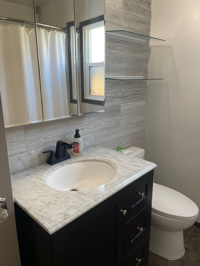 Foto del edificio - Updated 3 Bedroom 1 Bath home of Rent!!