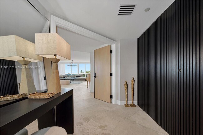 Foto del edificio - 9559 Collins Ave