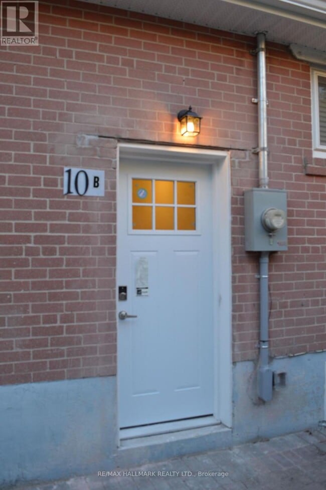 Photo du bâtiment - 10 Johnson Rd