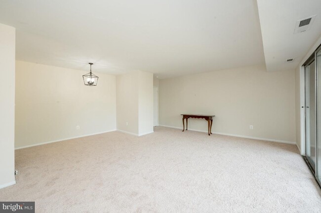 Building Photo - 10167 Mosby Woods Dr