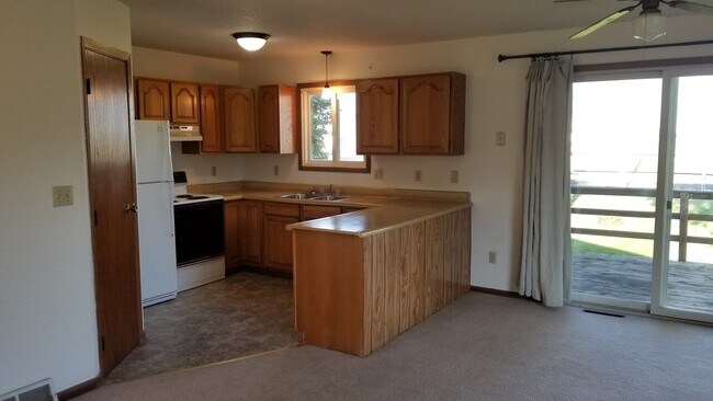 Building Photo - Newkirk Duplex