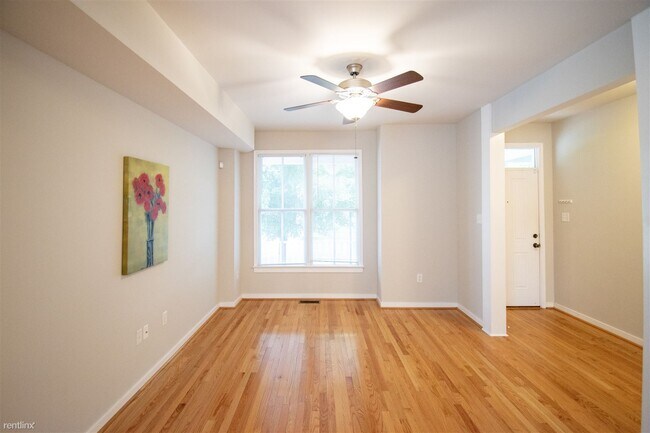 Building Photo - 3 br, 2.5 bath House - 2601 O St