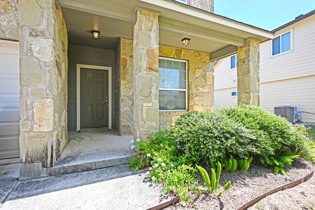 Building Photo - 2231 Hawk Dr