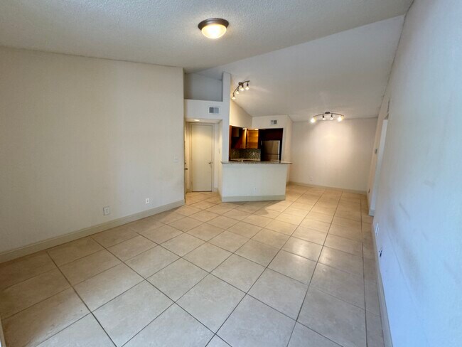 Building Photo - 417 Vista Isles Dr