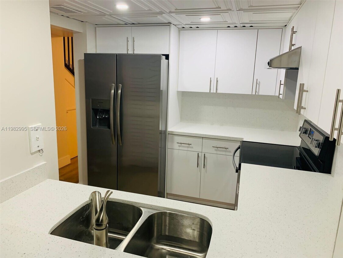 Building Photo - 1900 SW 121st Ct