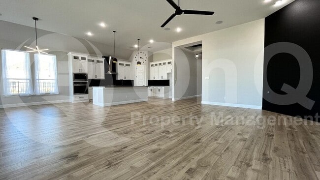 Building Photo - 17117 Clover Dr