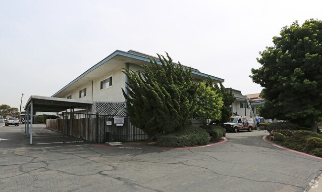 Foto del edificio - The Chula Vista Townhouse