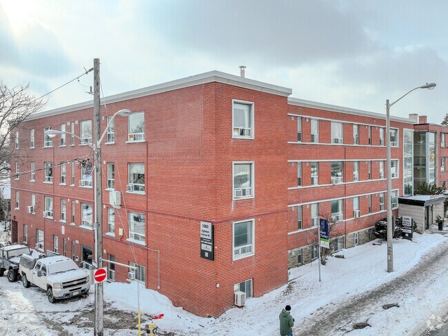 Photo du bâtiment - 1065 Eglinton Ave