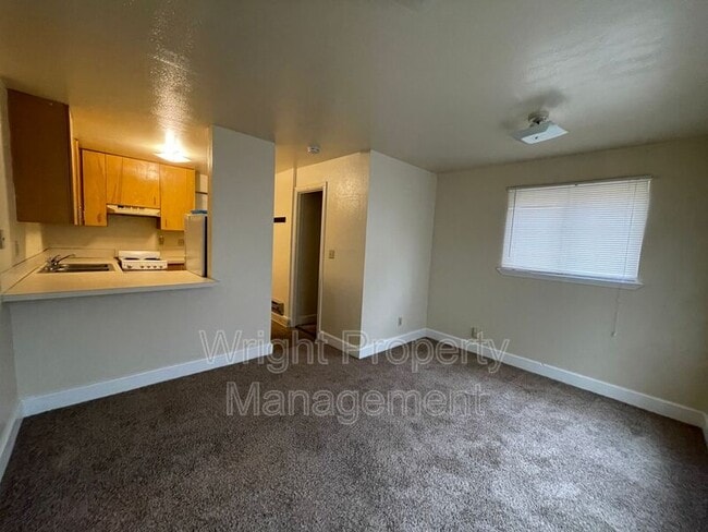 Building Photo - 1508 W Hays St