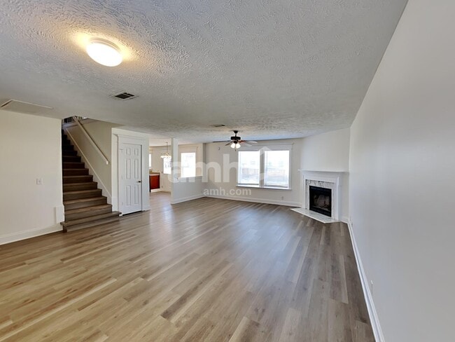 Building Photo - 1403 Chopin Ct N