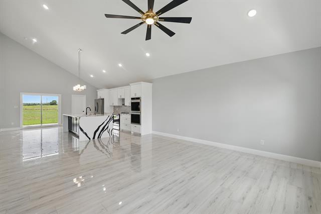 Foto del edificio - 732 County Rd 3424