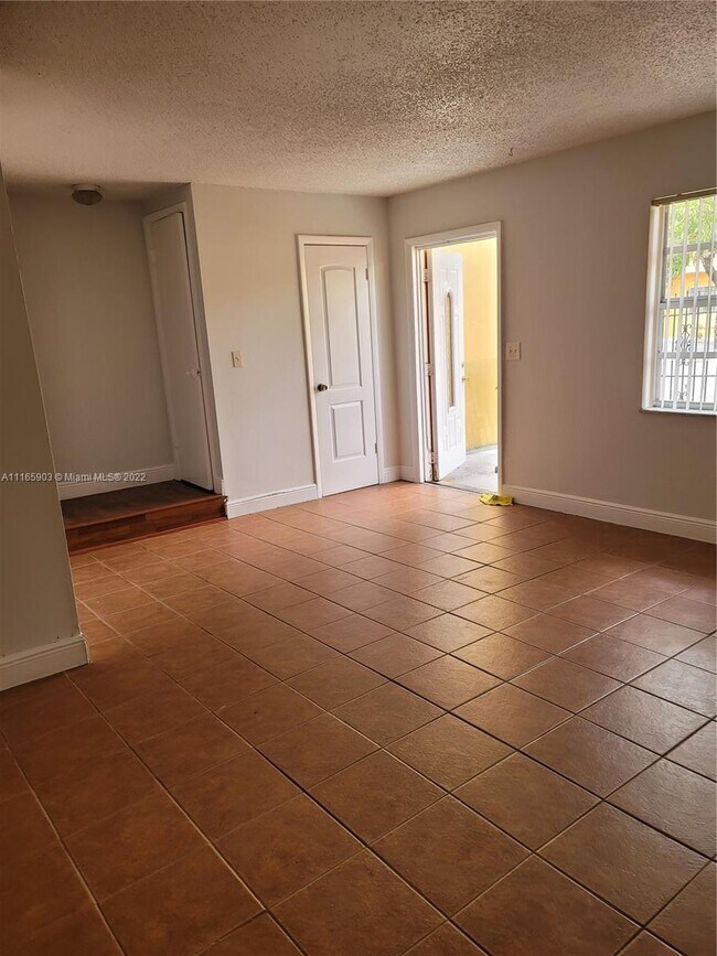Foto del edificio - 5970 NW 25th Ct