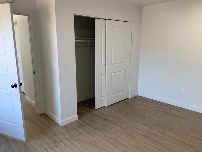 Building Photo - 404 E 5600 S