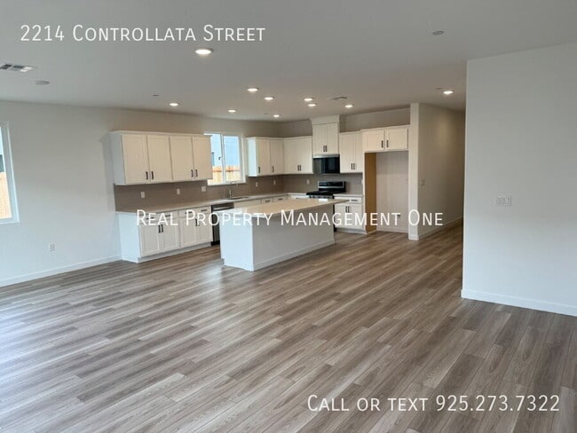 Foto del edificio - 2214 Controllata St