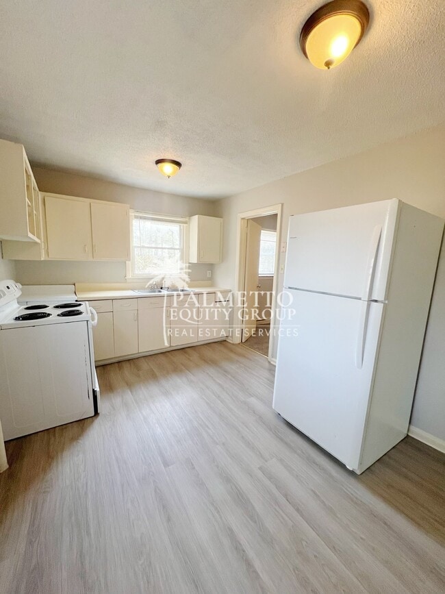 Foto del edificio - 1583 Lovett St