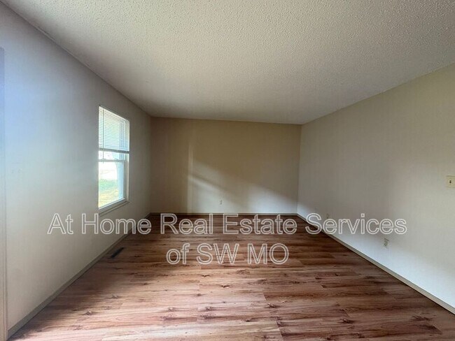 Foto del edificio - 1312 E McDaniel St