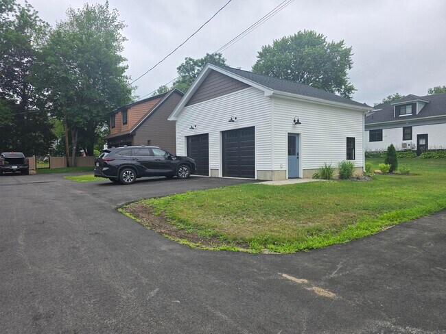 Building Photo - 101 Fenton Ave