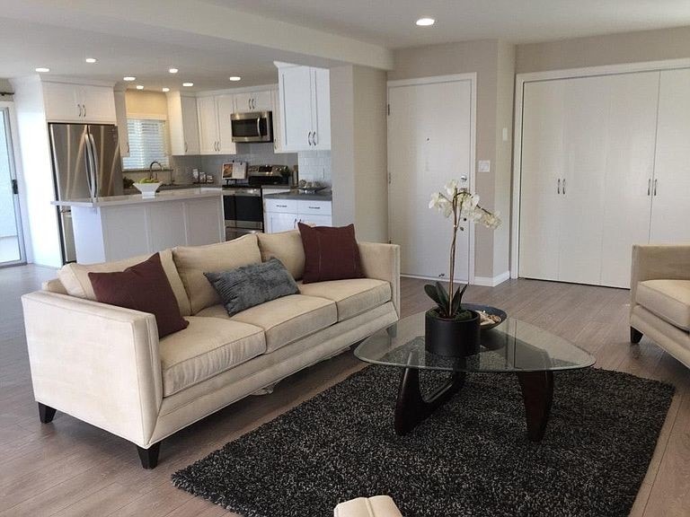 Living Room - 404 Hermosa Ave