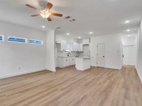 Building Photo - 8102 Crestview Dr