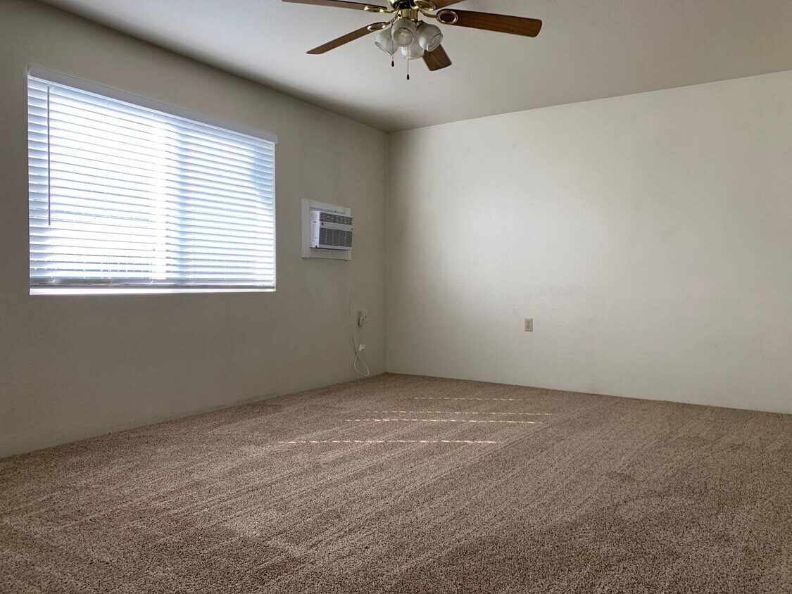 Primary Photo - Great Midtown Location