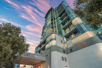 Building Photo - 360 E Desert Inn Rd