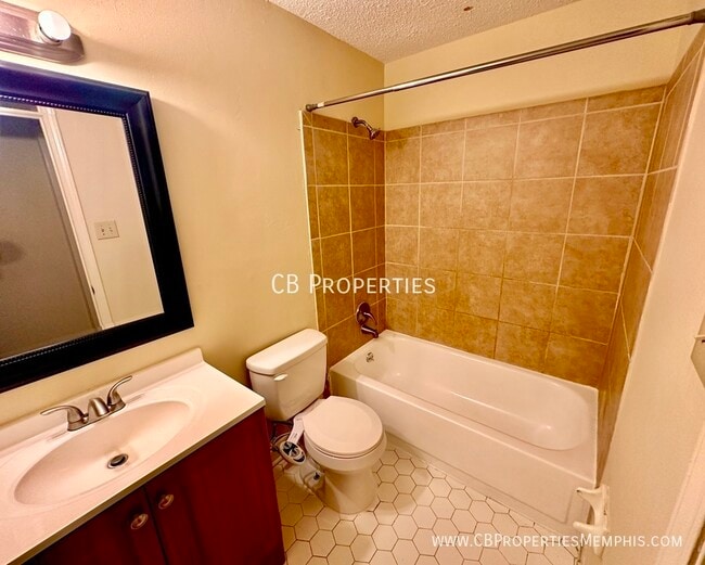 Foto del edificio - Large Two Story Home!