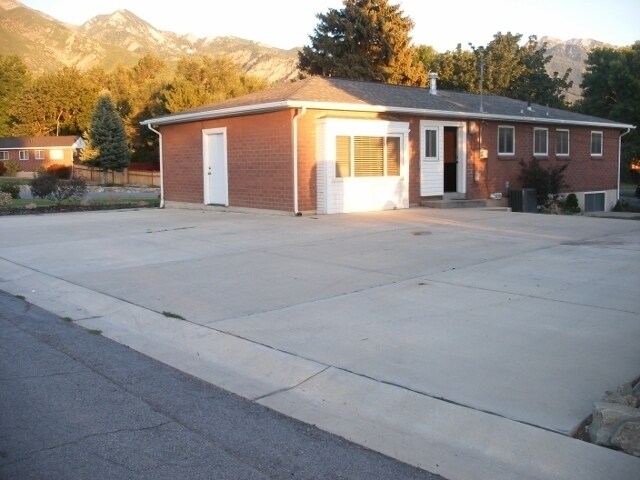Foto del edificio - 7636 Steffensen Dr