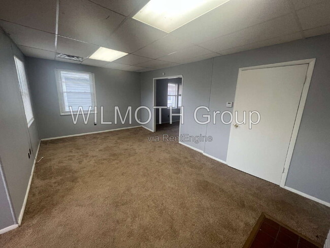 Building Photo - 3763 Broadway St