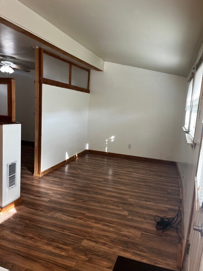 Living room 10x11 - 12 Kip Dr