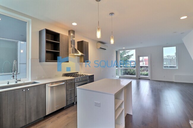 Building Photo - 4447 41st Ave SW