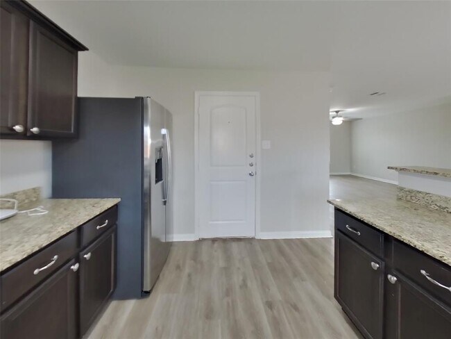 Foto del edificio - 500 Yearwood Ln