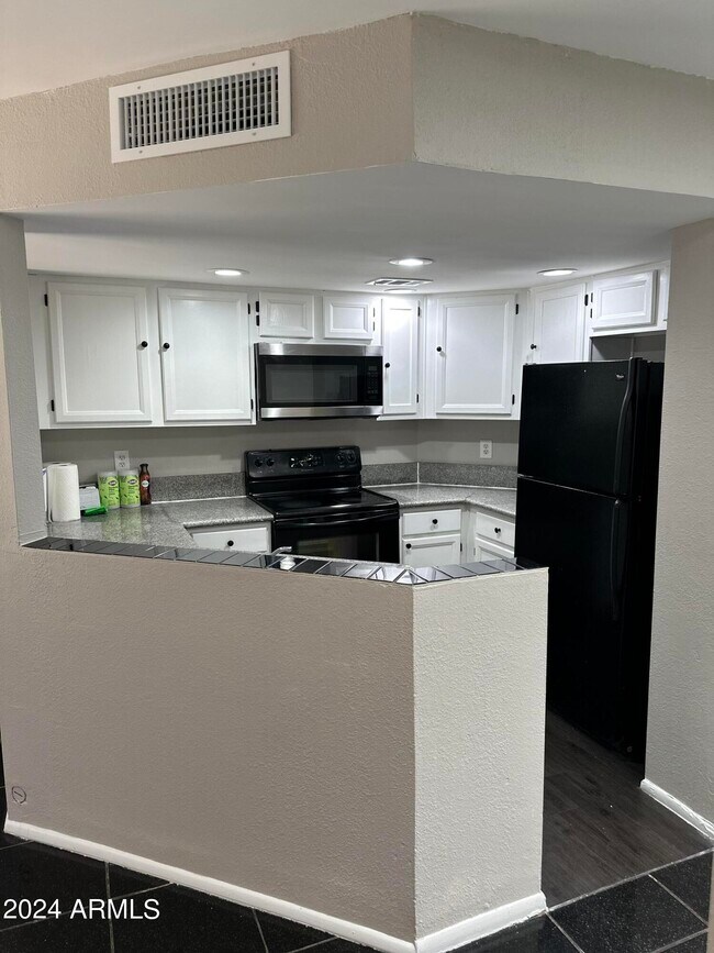 Foto del edificio - 3228 W Glendale Ave