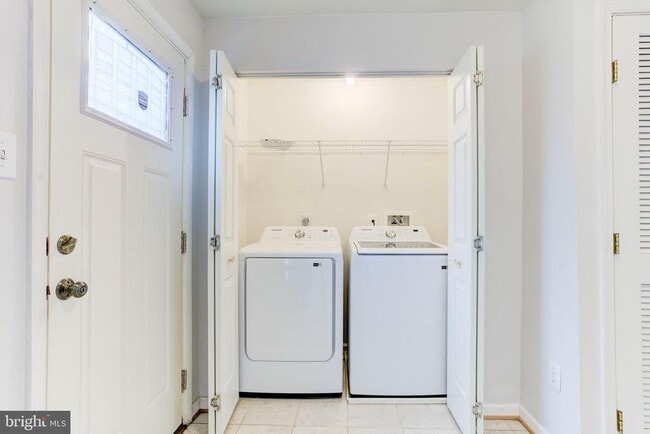 Building Photo - 4014 Fountain Bridge Ct