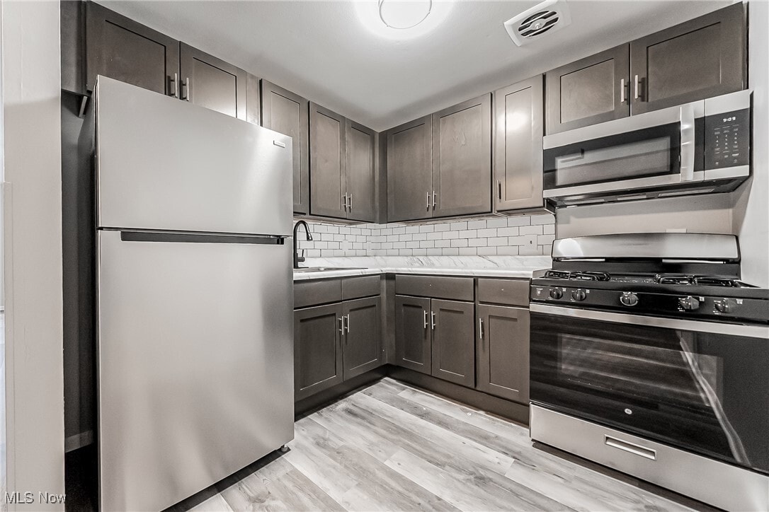 30050 Euclid Ave Wickliffe, OH 44092 – photo 4