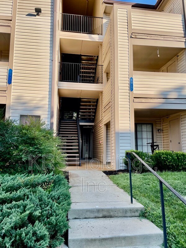 Building Photo - 6917 Mary Caroline Cir