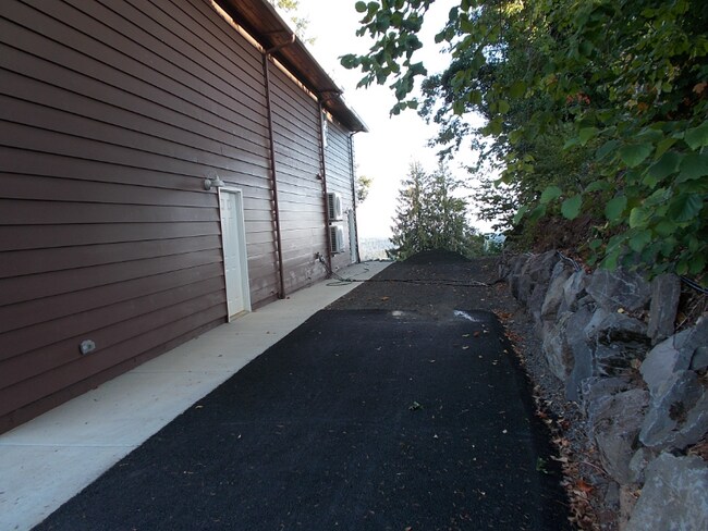 Building Photo - 39601 Scenic St
