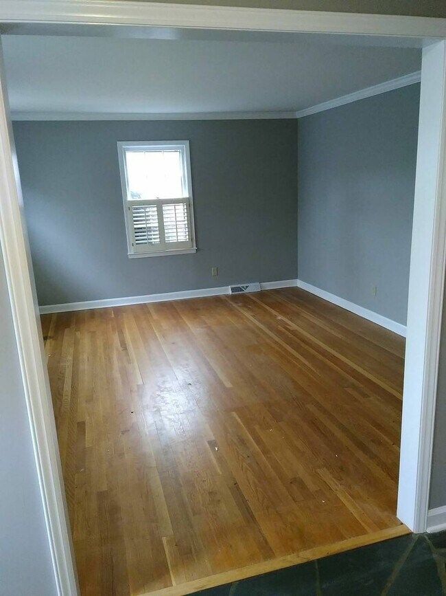 Building Photo - Great Location Home with Plenty of Space!