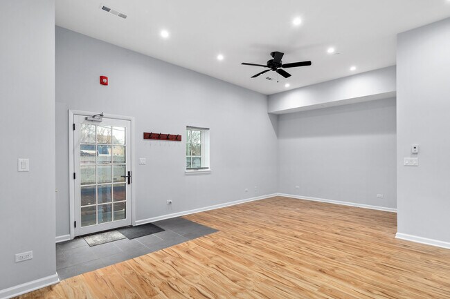 Foto del edificio - 8500 Georgiana Ave