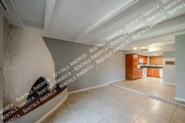 Building Photo - 3214 S El Camino Dr
