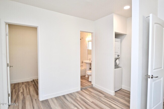 Foto del edificio - 312 N Hartford St